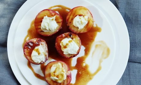 Grilled peaches: a nice alternative.