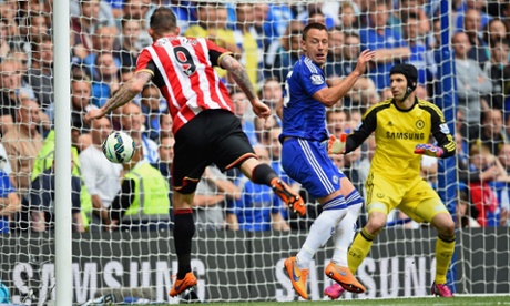 Steven Fletcher heads Sunderland into the lead.