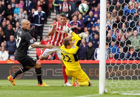 Stoke City's Jonathan Walters scores their third goal.