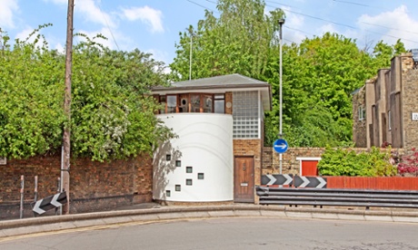 Exterior of home on Gillespie Road