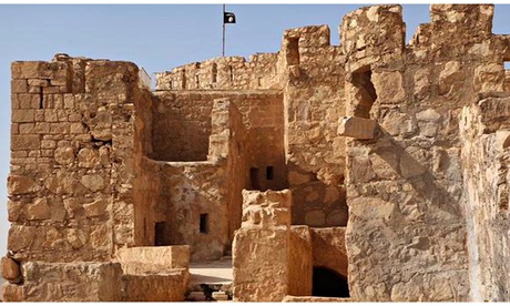 Islamic State flag flying over Palmyra castle 