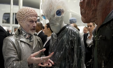 Rick Baker getting involved on both sides of the camera in Men in Black 3.