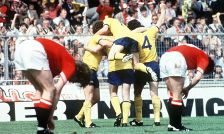 Arsenal annoying Manchester United in 1979