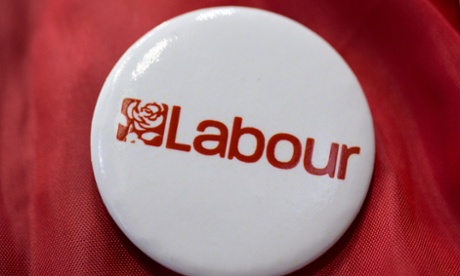 Labour party logo on a badge