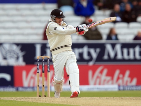 Brendan McCullum brings up his 50.