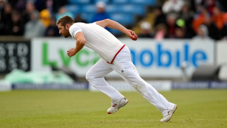 Mark Wood starts his run up.