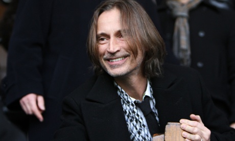 Robert Carlyle will play a murderous barber in Edinburgh International Film Festival opener The Legend of Barney Thomson.