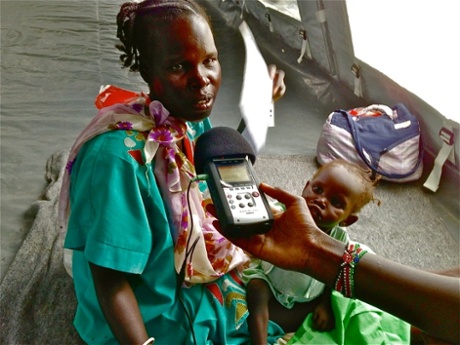 Woman in Wau Shilluk advising others how to save their children from Cholera on BBTT (she had just saved her own child by bringing her to the MSF cholera treatment centre).