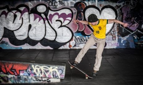Skateboarder in Southbank undercroft