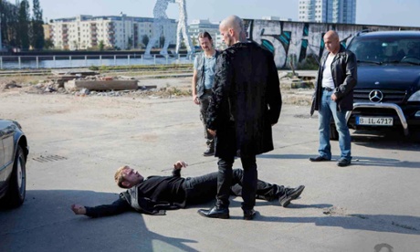 Being a Sensate doesn't stop gangsters getting the drop on you…