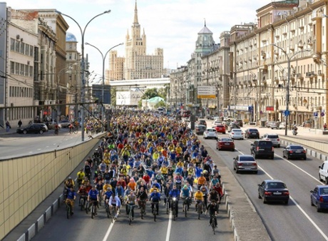 Участники велопарада Let’s bike it! на Садовом кольце 
