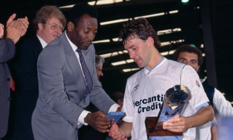 Pele presents the trophy to Bryan Robson after his Football League XI beat the Rest of the World XI 3-0 at Wembley on 8 August 1987.