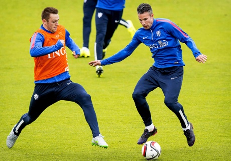 Dutch players Stefan de Vrij and Robin van Persie during their team's training session in Katwijk.