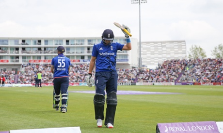 Joe Root salutes the crowd.