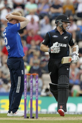 Ben Stokes has his head in his hands as New Zealand's Kane Williamson survives.