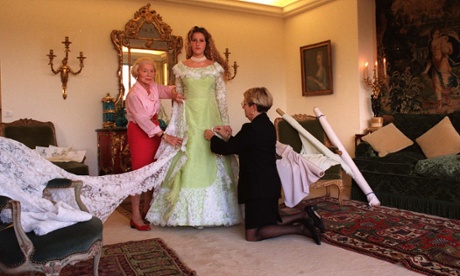 Carven, left, with Princess Fawzia-Latifa of Egypt during a dress fitting in 1998.