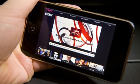 A survey has found BBC News staff are concerned about the corporation tracking their mobile devices