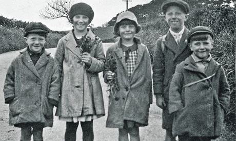 Gwen Irving's mother, Dorothy, second left