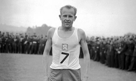 Emil Zátopek in 1947 after a successful five-mile cross-country race.