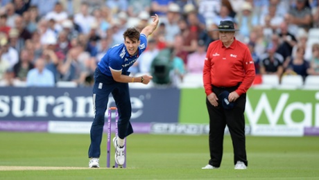 Steven Finn bowls the first maiden of the match.