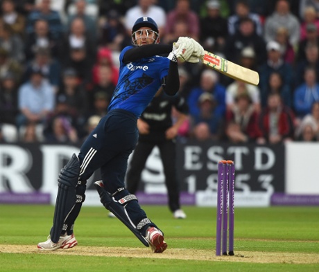 NOTTINGHAM, ENGLAND - JUNE 17:  Alex Hales of England smashes the ball for six runs during the 4th ODI Royal London One-Day International between England and New Zealand at Trent Bridge on June 17, 2015 in Nottingham, England.  (Photo by Laurence Griffiths/Getty Images) oboCricketOne Day Cricket