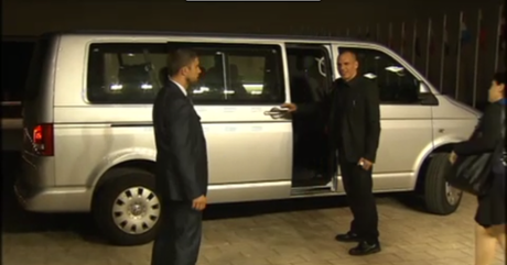 Yanis Varoufakis leaving the eurogroup 
