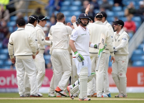 Ian Bell leaves the field after caught out by Kane Williamson.