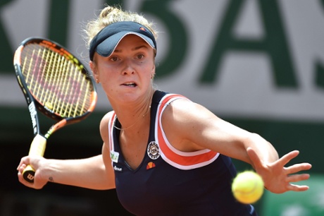 Elina Svitolina returns.