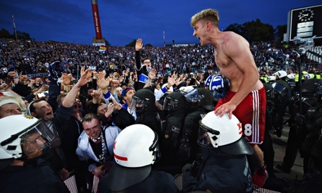 Karlsruher SC v Hamburger SV - Bundesliga Playoff Second Leg