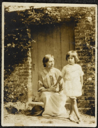 Vanessa Bell with Angelica.
