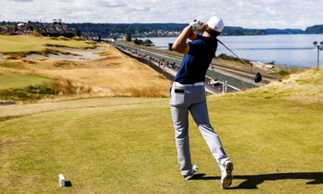 Jordan Spieth hits his tee shot on the 16th hole during the second round of the US Open.