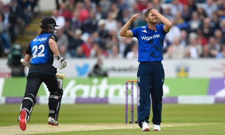 New Zealand batsman Kane Williamson picks up a boundary to leave Mark Wood frustrated.
