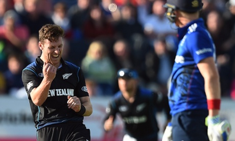 Matt Henry celebrates after dismissing Sam Billings.