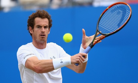 Andy Murray plays a backhand in his men's singles final match against Kevin Anderson.