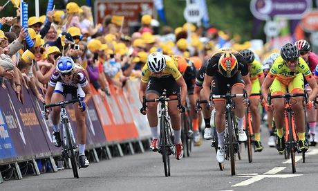 Hannah Barnes, far left, wins the fifth stage of the 2015 Aviva Women's Tour 