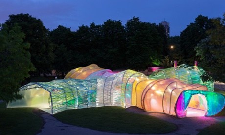 An alien glow worm .... the 2015 Serpentine pavilion by night