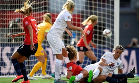 Steph Houghton equalises for England against Norway