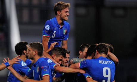 Daniele Rugani celebrates after Marco Benassi scored Italy's 2nd goal against England.