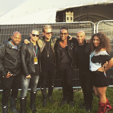 About to go live @glastoofficial .. Let's do this!!!! 💣💣💥💥 #silverhayes #sigmalive #life #dnb