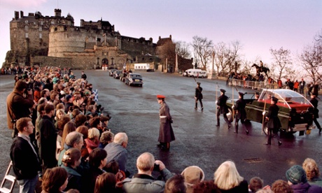 The Royal Company of Archers escorting the Stone of Destiny to Edinburgh Castle in 1999