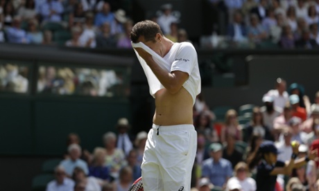 Philipp Kohlschreiber finds the going tough against the reigning champion.