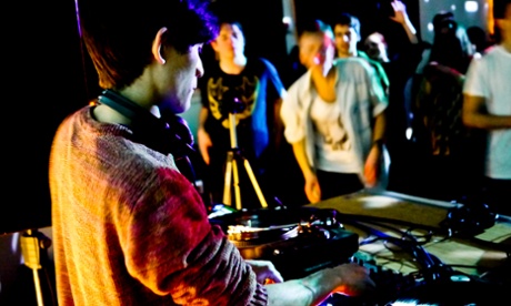 Cabinet of curiosities: Objekt rocks Shipley. 