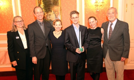 Edward Snowden receives the Sam Adams Associates for Integrity in Intelligence Award. Thomas Drake is second from left.