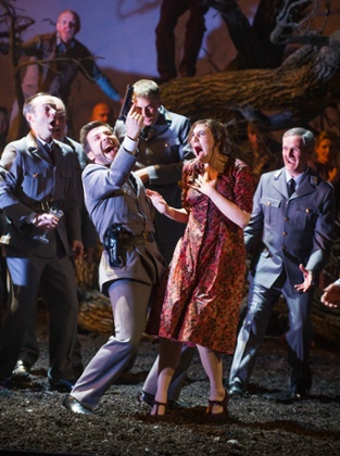 Nicolas Courjal (Gesler), left, in Guillaume Tell by Rossini @ Royal Opera House. Conductor, Antonio Pappano. Directed by Damiano Michieletto.(Opening  29-06-15) Tristram Kenton 06/15(3 Raveley Street, LONDON NW5 2HX TEL 0207 267 5550  Mob 07973 617 355)email: tristram@tristramkenton.comguillaume tellrohfinleyosbornbystromvinograddovfominashkosacourjalhalfvarsoncolvinscalakim