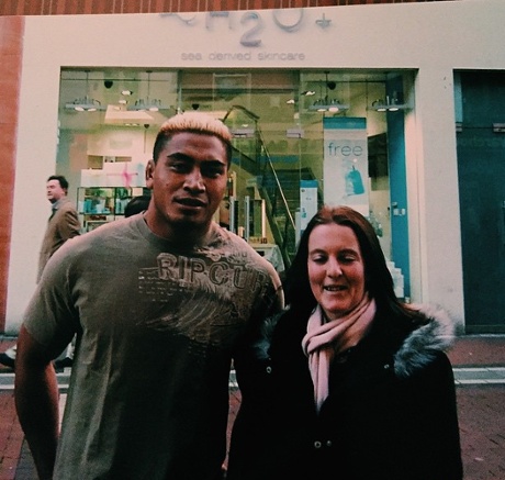 Ten years ago I bumped into this guy in Dublin whilst the all blacks were on a grand slam. I was so excited to have a photo with him I forgot to open my eyes #ripjerry #nzlostatopbloke #allblacks #grandslam2005 #jerrycollins