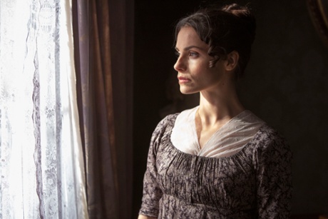 Arabella (Charlotte Riley).
