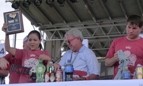 Thomas ate a total of 41 dozen or, more specifically, 492 raw oysters in eight minutes.