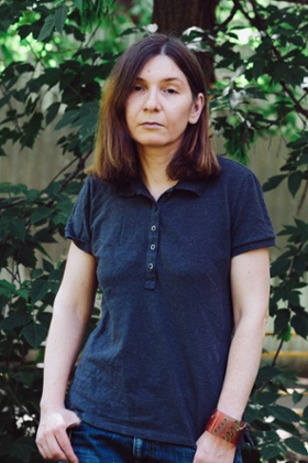 Лиза Лерер у своего подъезда в Москве. Фото: Елена Спасова