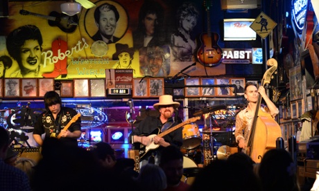 Live music in Nashville on the Honky Tonk highway. 