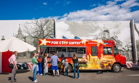 Fast food on Vasilyevsky Spusk, Moscow.
